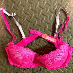 VS Pink Lace Bra